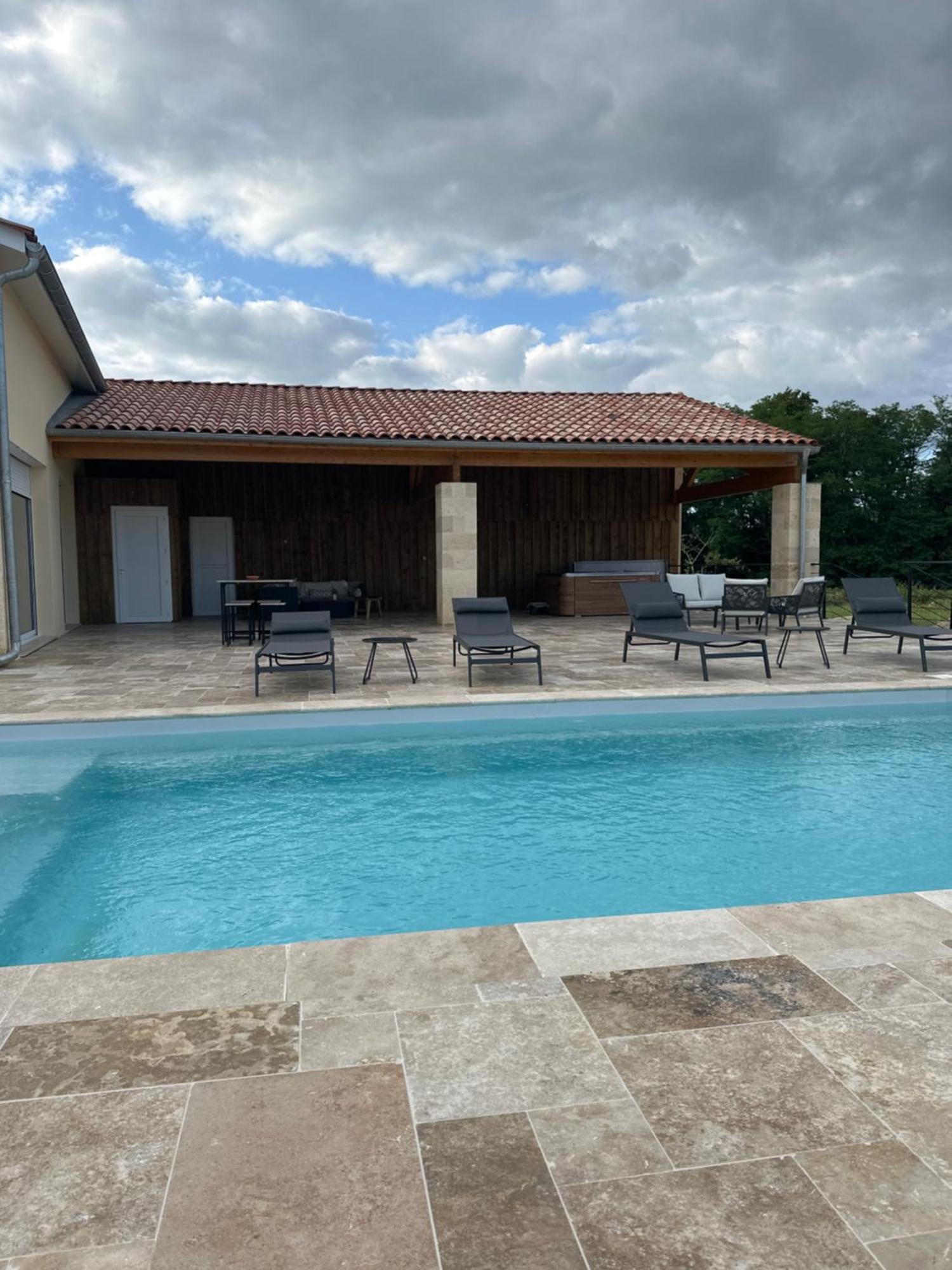 Dynastie - Le Repaire De Maltus "Gites & Spa" Lussac  Exterior foto
