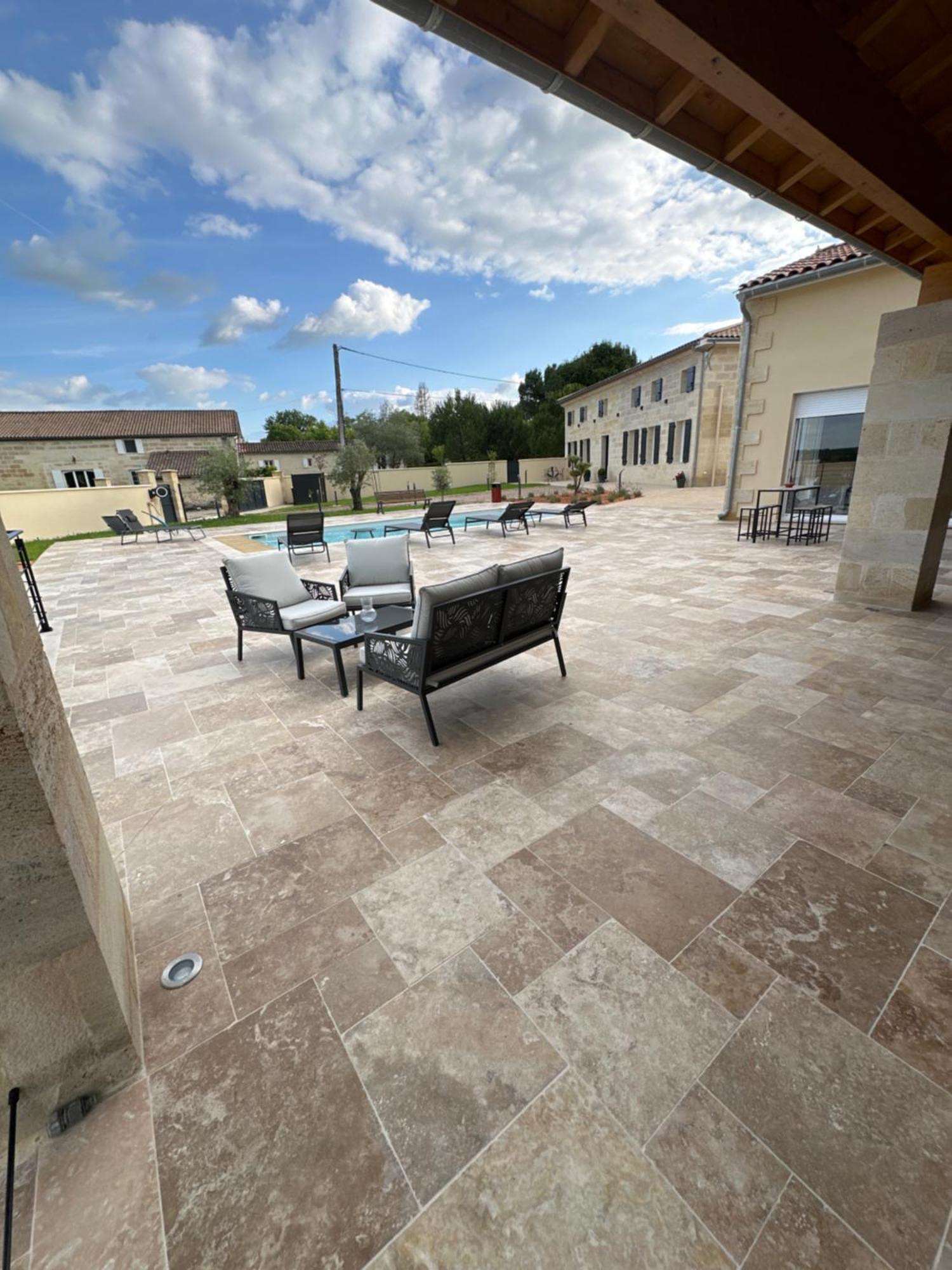 Dynastie - Le Repaire De Maltus "Gites & Spa" Lussac  Exterior foto