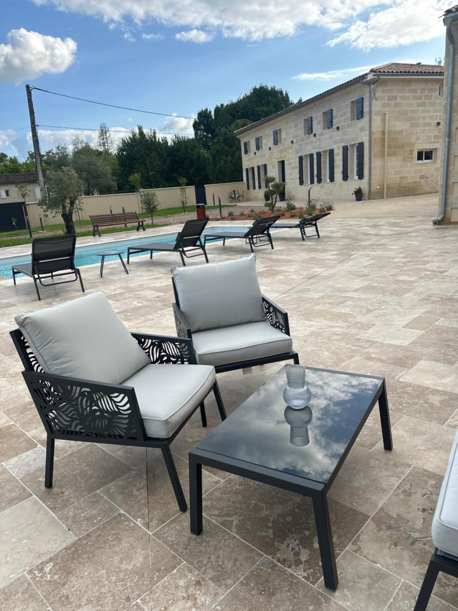Dynastie - Le Repaire De Maltus "Gites & Spa" Lussac  Exterior foto